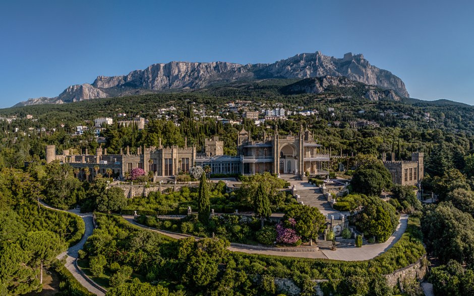 Круглое здание в Крыму