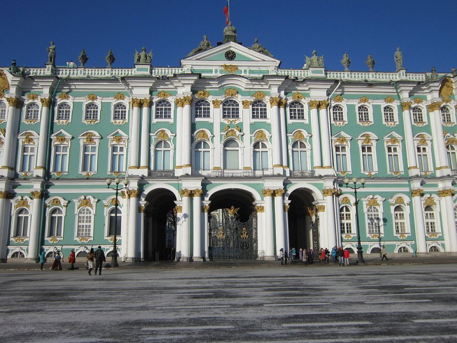 Зимний дворец со стороны Дворцовой площади