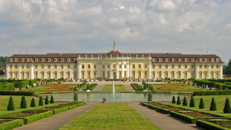 Дворец Людвигсбург