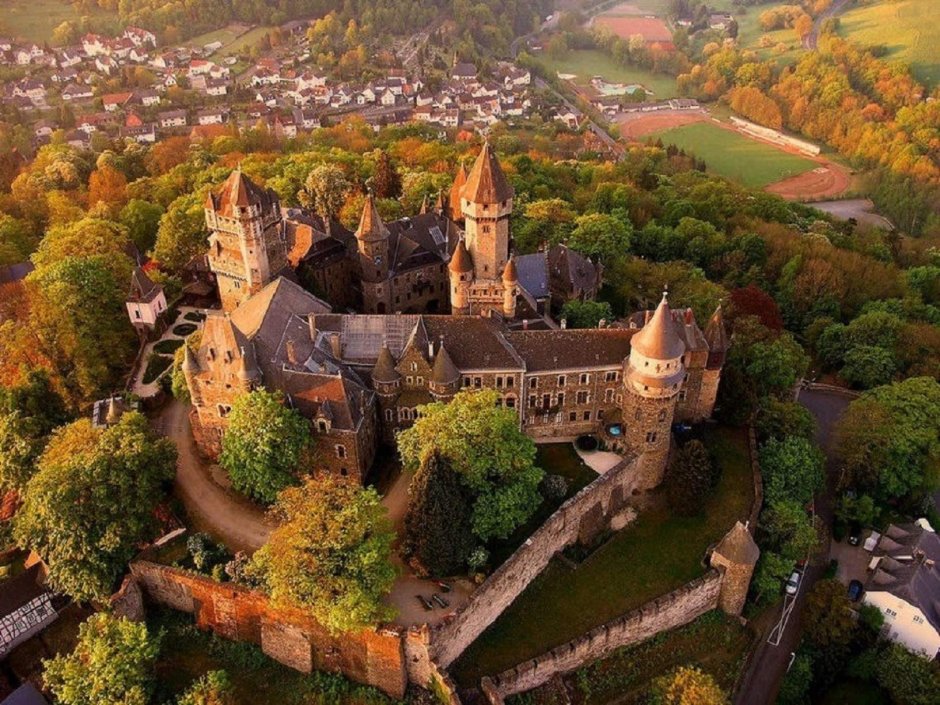 Замок в городе Марбург Германия