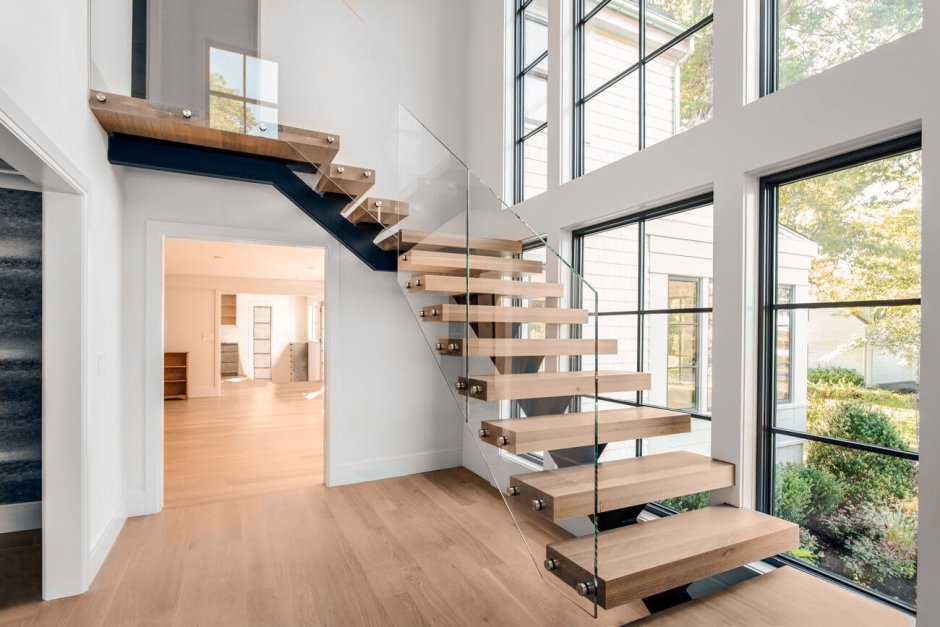 Лестница бытовая для квартиры