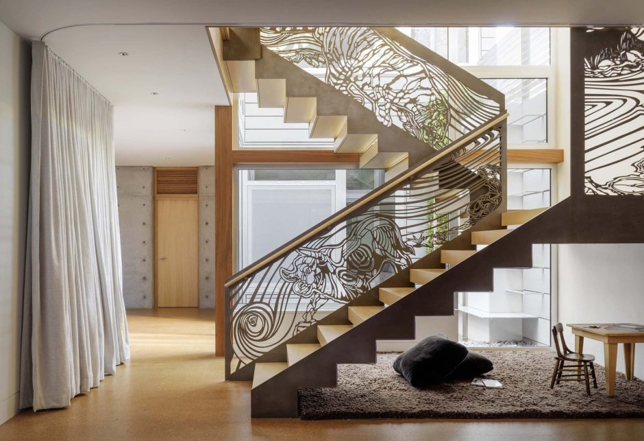 Дизайн Кантри с лестница в доме
