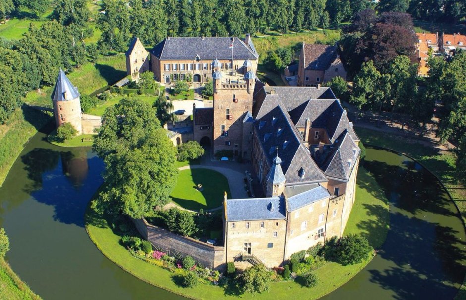 Замок Берг Нидерланды
