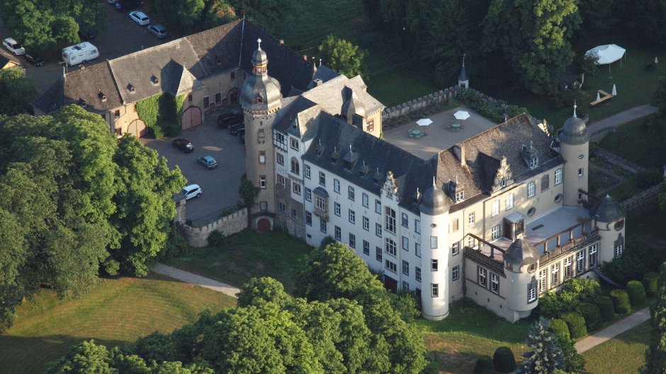 Замок Беверн Германия
