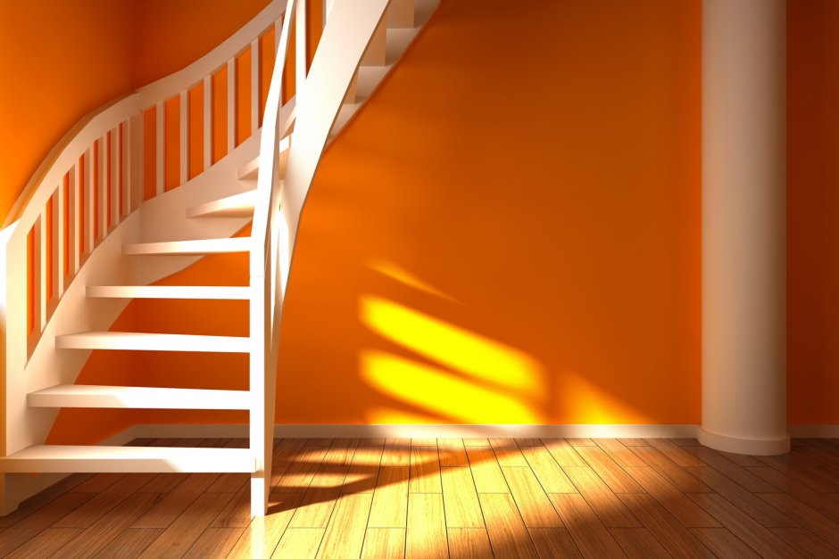 Яркая лестница в доме