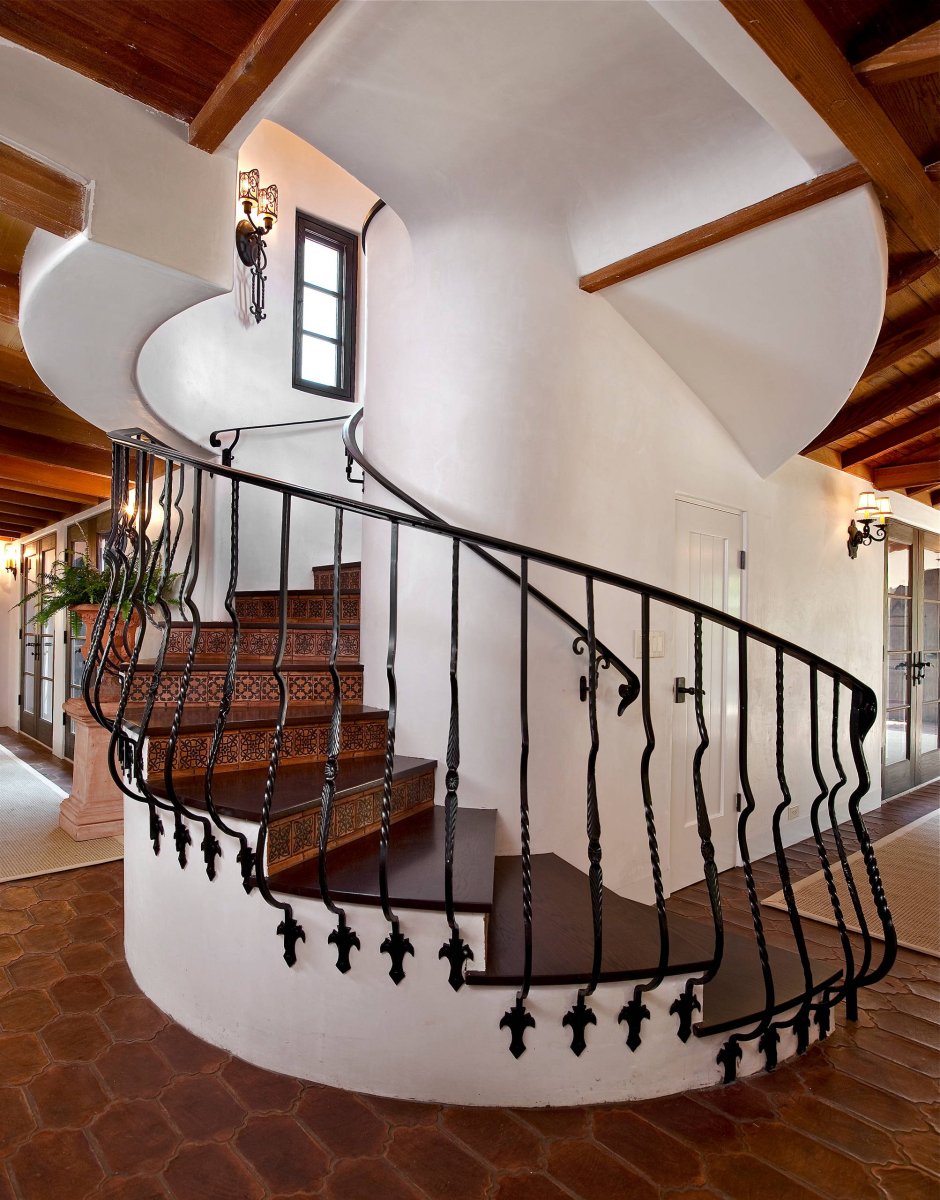 Лестница в средиземноморском стиле