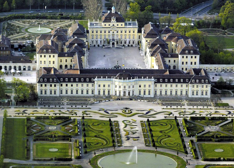 Замок Castle Moszna