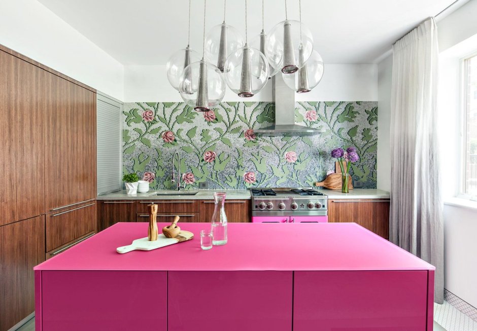 Кухня в зелено розовых тонах