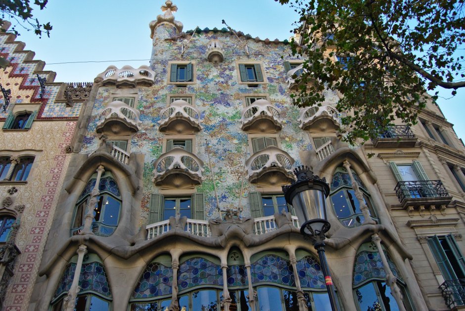Антонио Гауди. Дом Бальо в Барселоне, 1906 г.