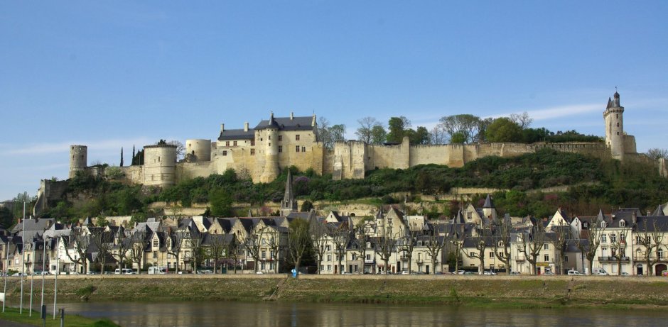 Замок Chinon Франция