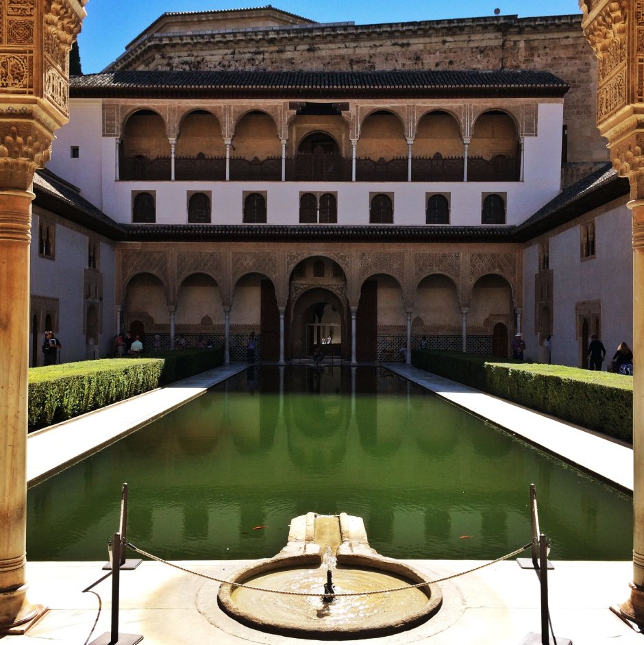 Старые дворцовые бани в Альгамбре
