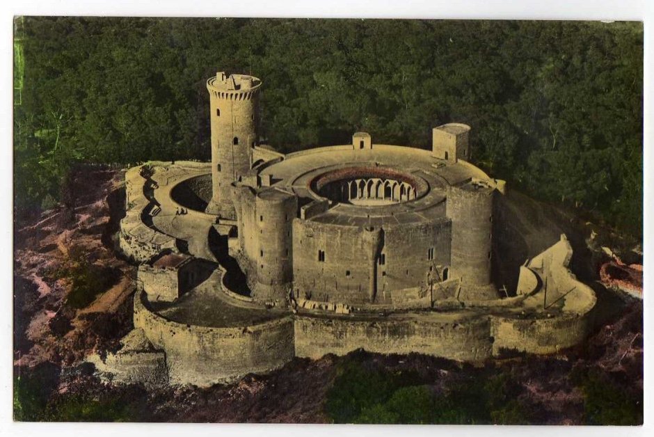 Замок Бельвер планировка