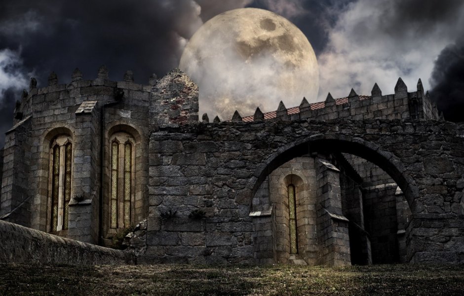 Старинный мрачный замок