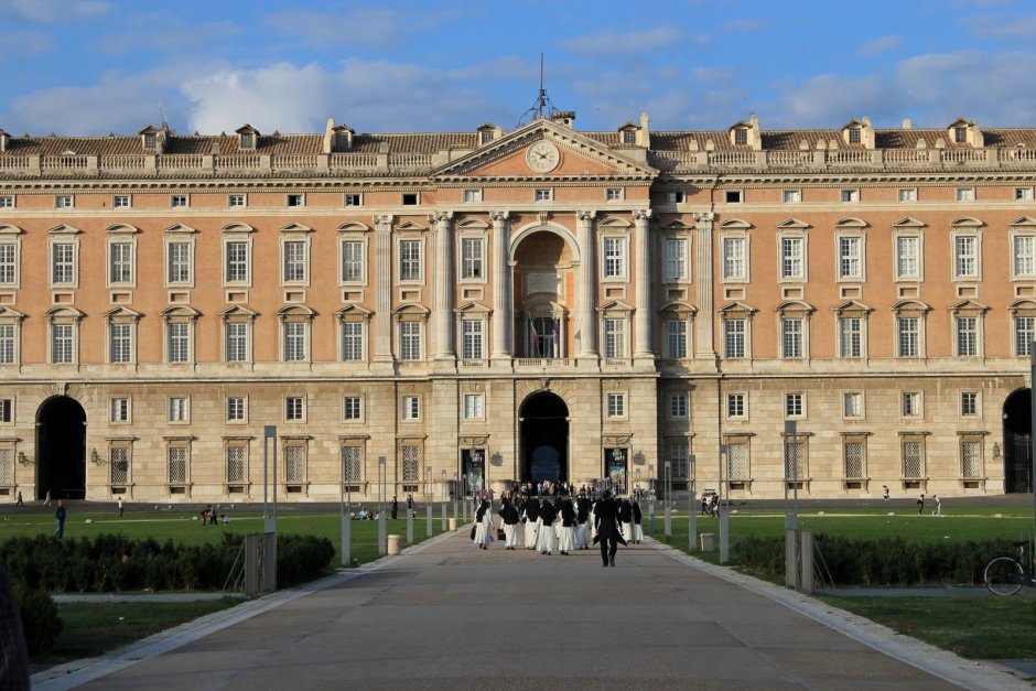 The Royal Palace of Caserta Неаполь фото