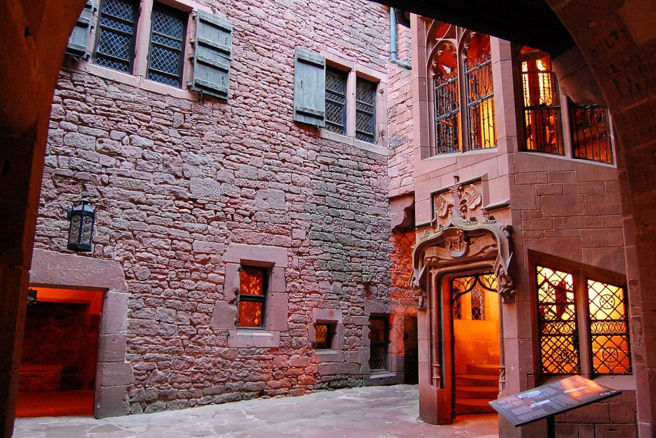 Замок Castle Moszna