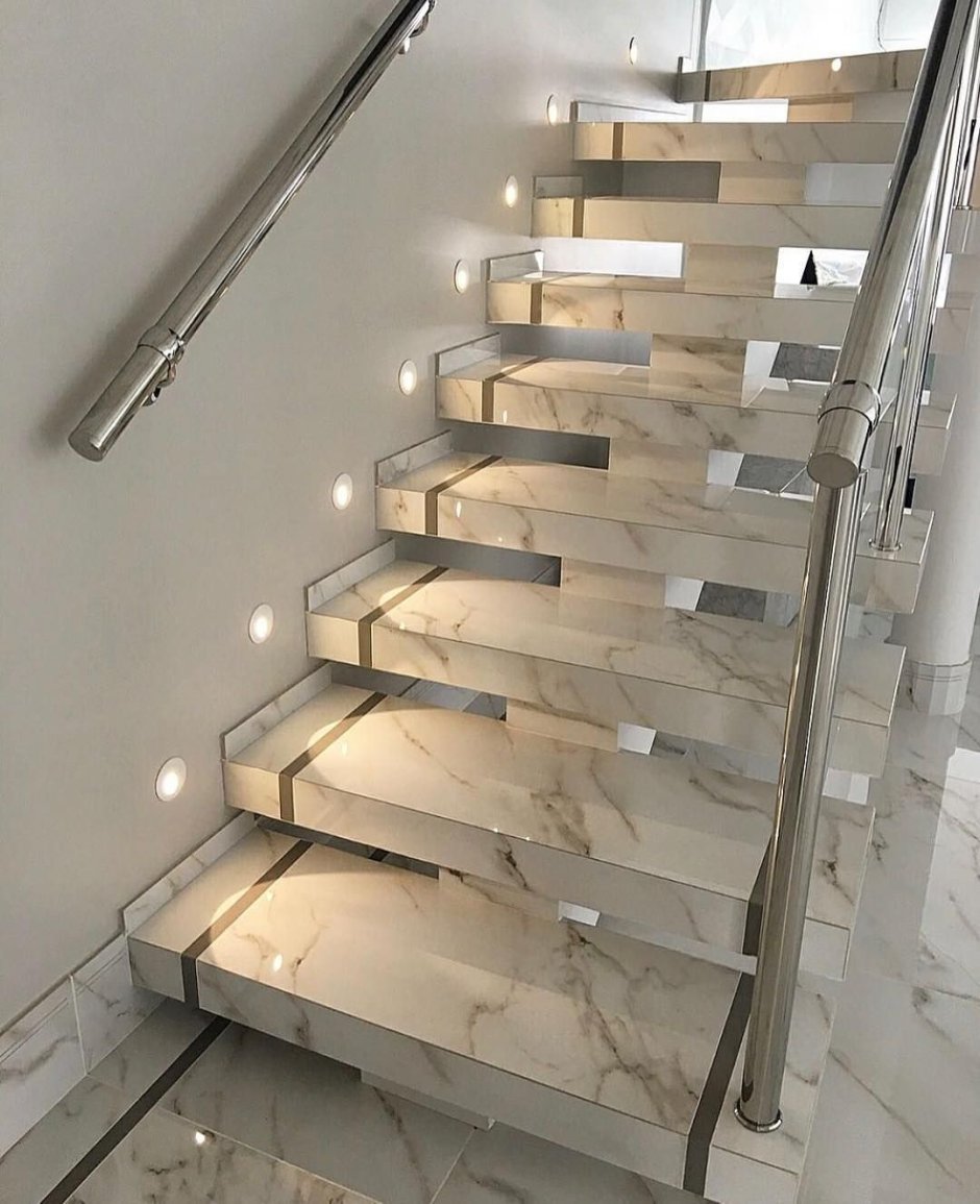 Парящая лестница с подсветкой