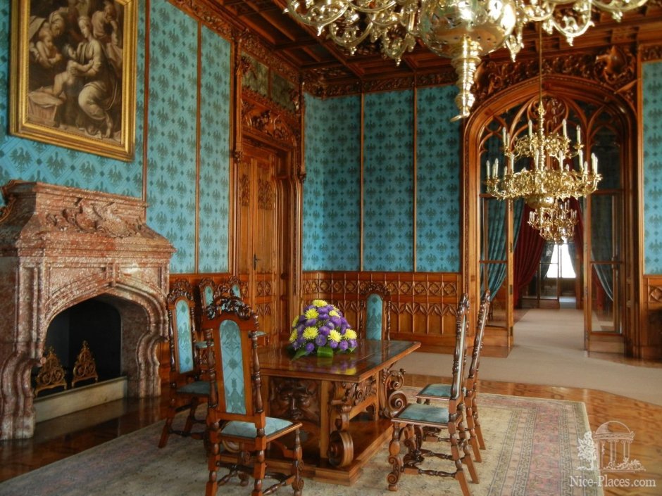 Дворец в Леднице в Чехии внутри