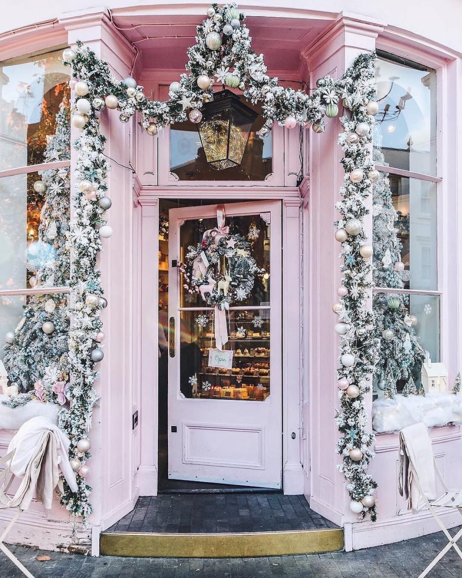 London shop Christmas Doors