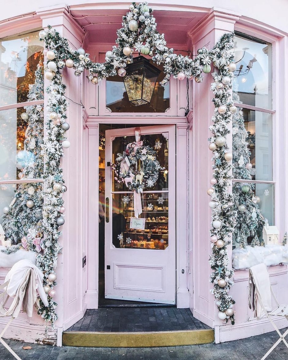 London shop Christmas Doors