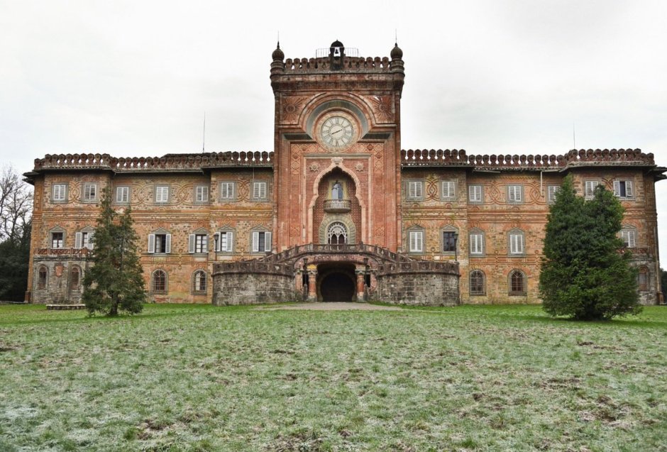 Замок Саммеццано Тоскана Италия