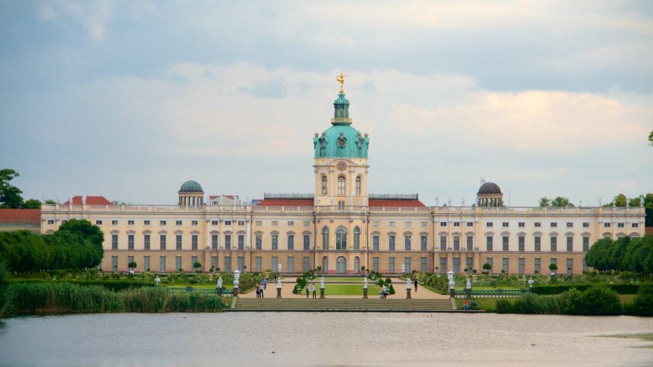 Дворец Шарлоттенбург Германия 1699 г
