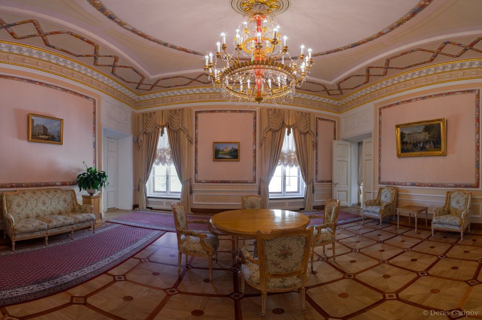 Петергоф большой дворец секретарская