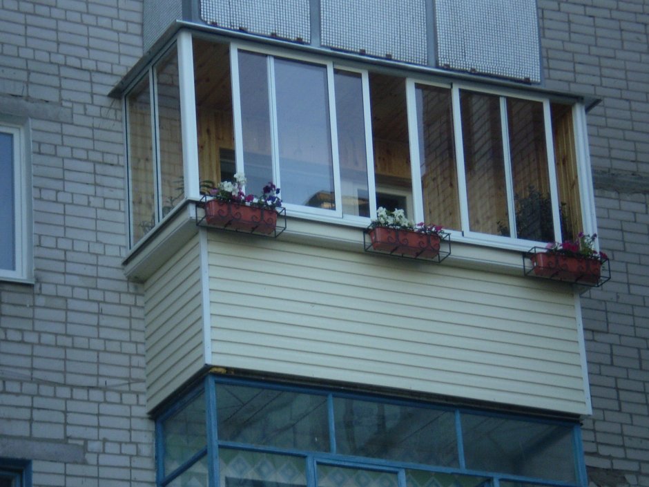 Отделка балкона