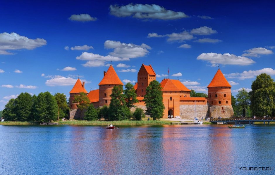Тракайский замок Литва до реставрации