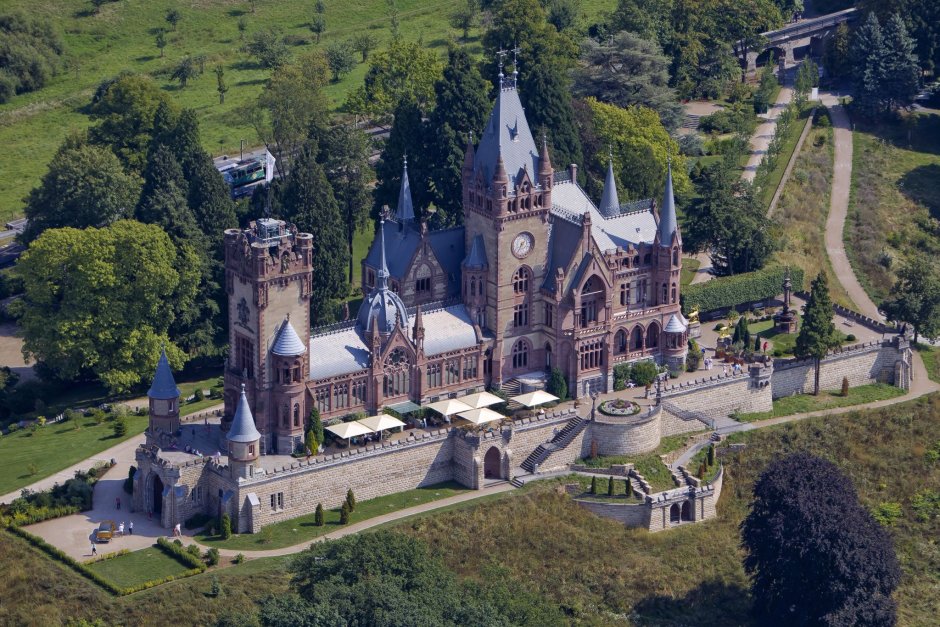 Драхенфельс замок