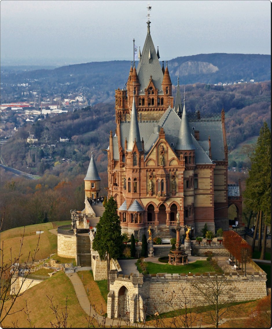 Drachenfels замок