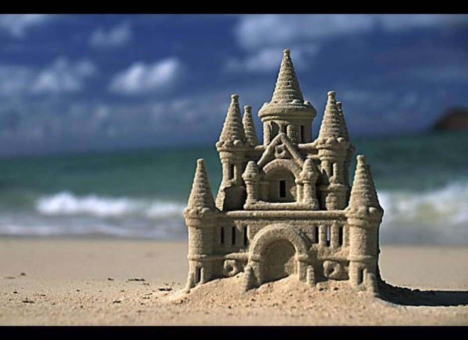 Песочный замок на человеке
