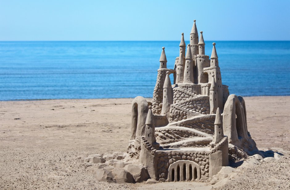 Корсика песочный замок
