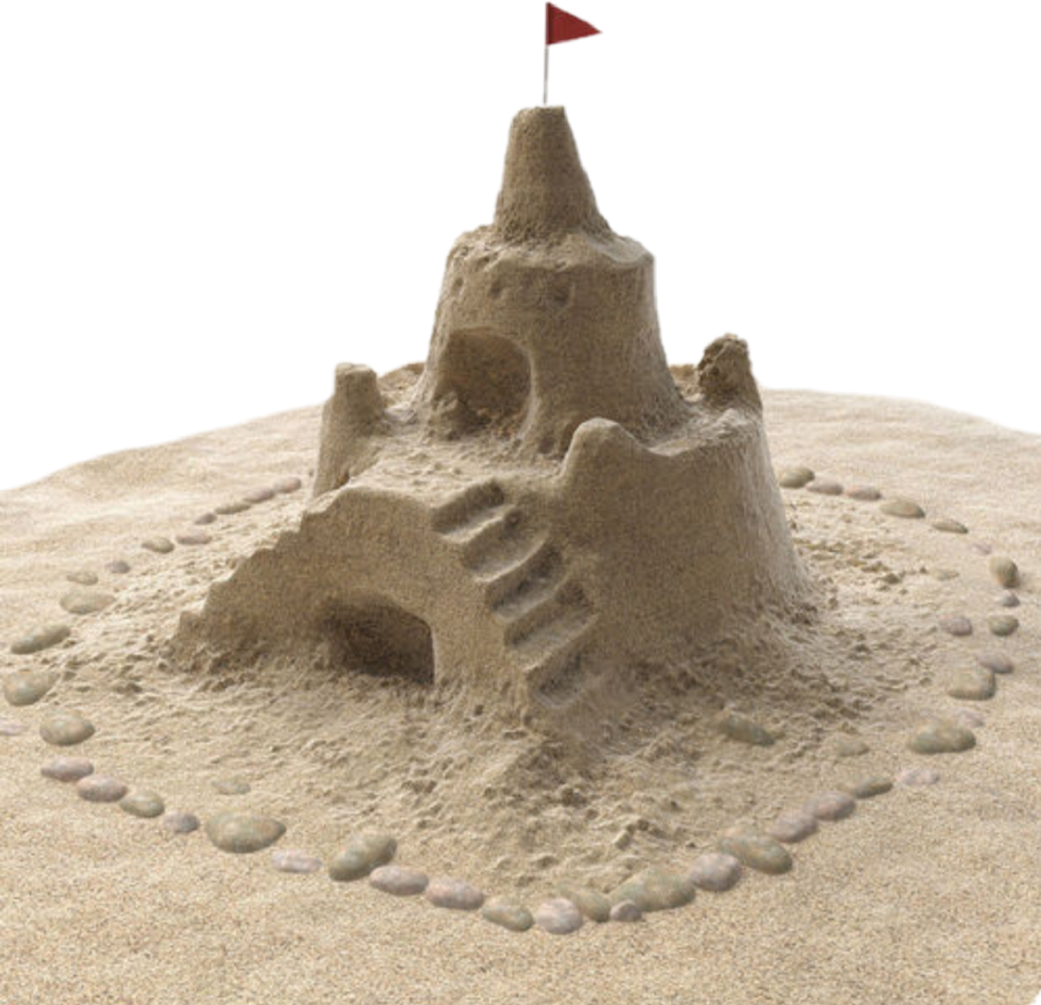 Необычный замок из песка на пляже