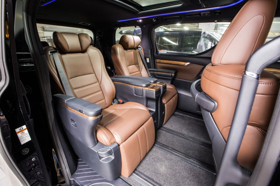 Toyota Alphard 2016 салон