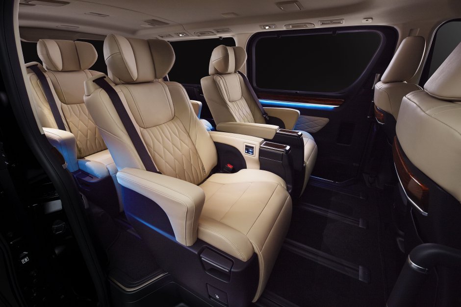 Toyota Vellfire II, 2015