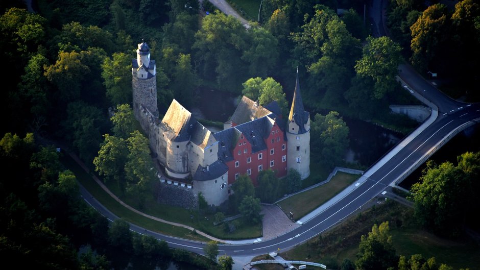 Средневековый замок Боузов