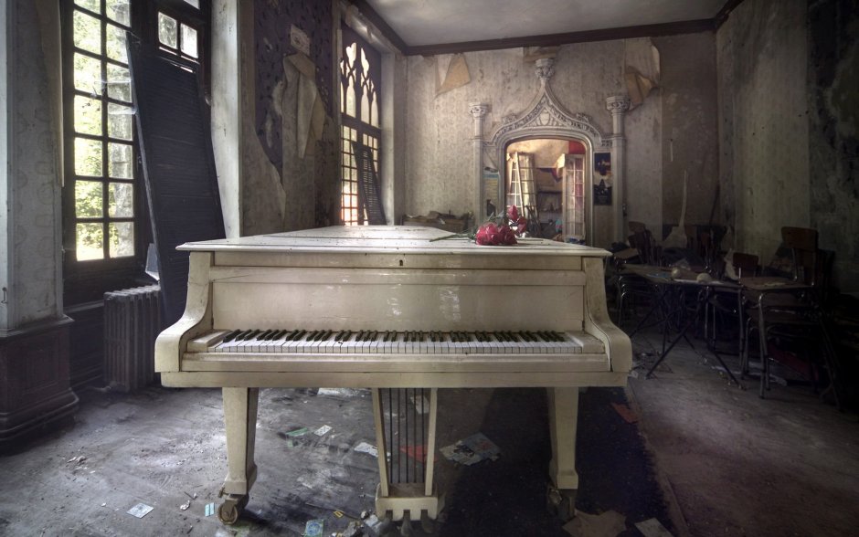 Комната с пианино