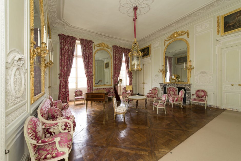 Версальский дворец малый Трианон внутри