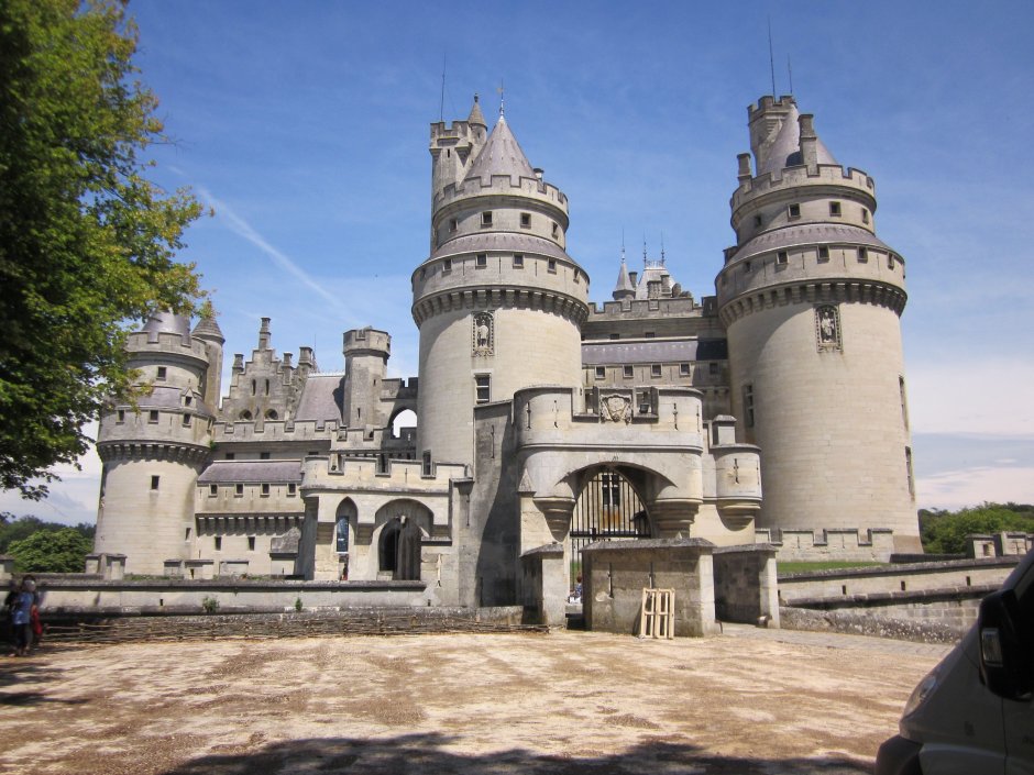 Замок Пьерфон Франция