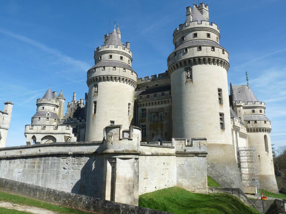 Средневековье замок Пьерфон