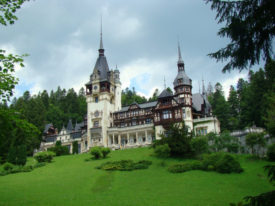 Замок Пелеш (Castelul peleş), Румыния.