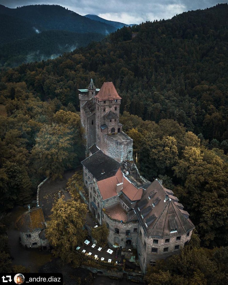 Средневековый замок фото