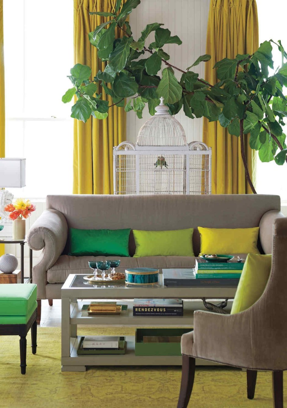 Желто зеленая гостиная