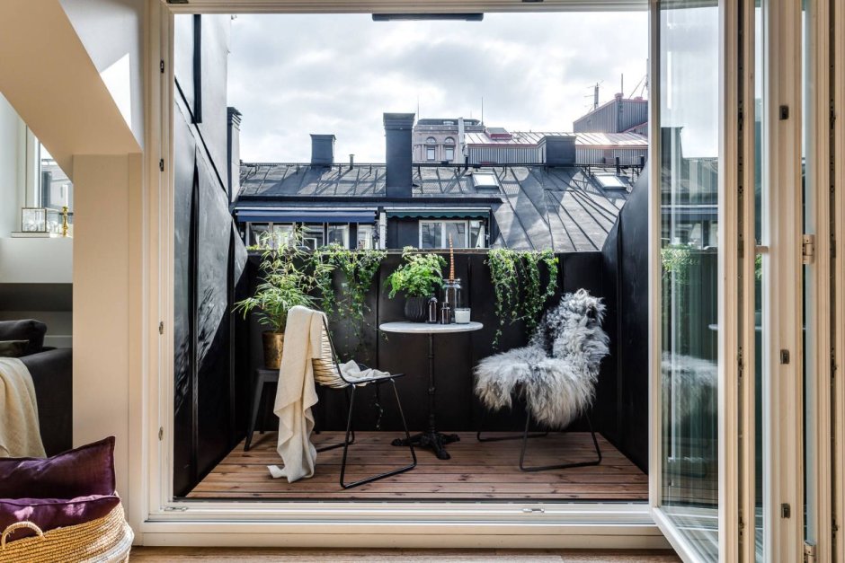 Открытый балкон в скандинавском стиле