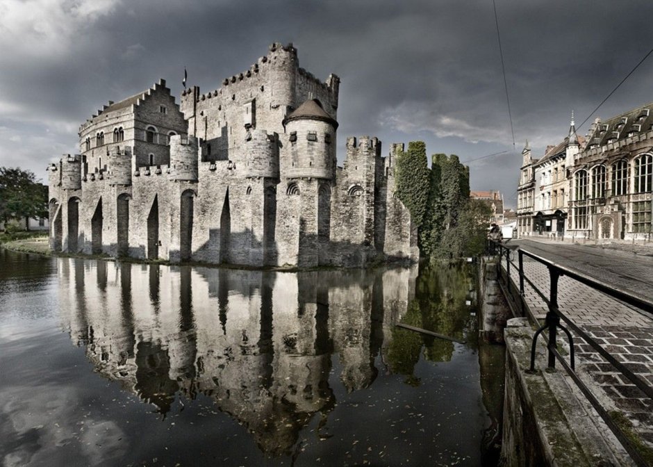 Замок графов Фландрии, Гент, музей интерьеры
