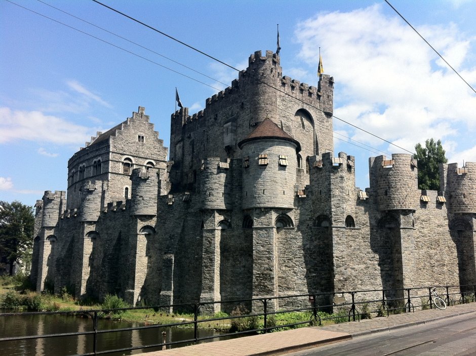 Замок графов Фландрии гильотина