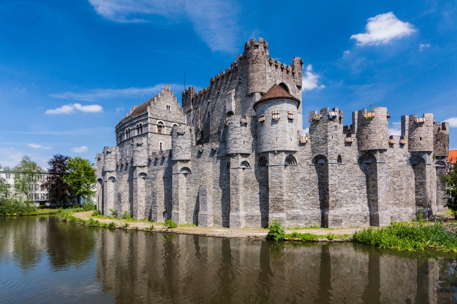 Гравенстен замок графов Фландрии внутри