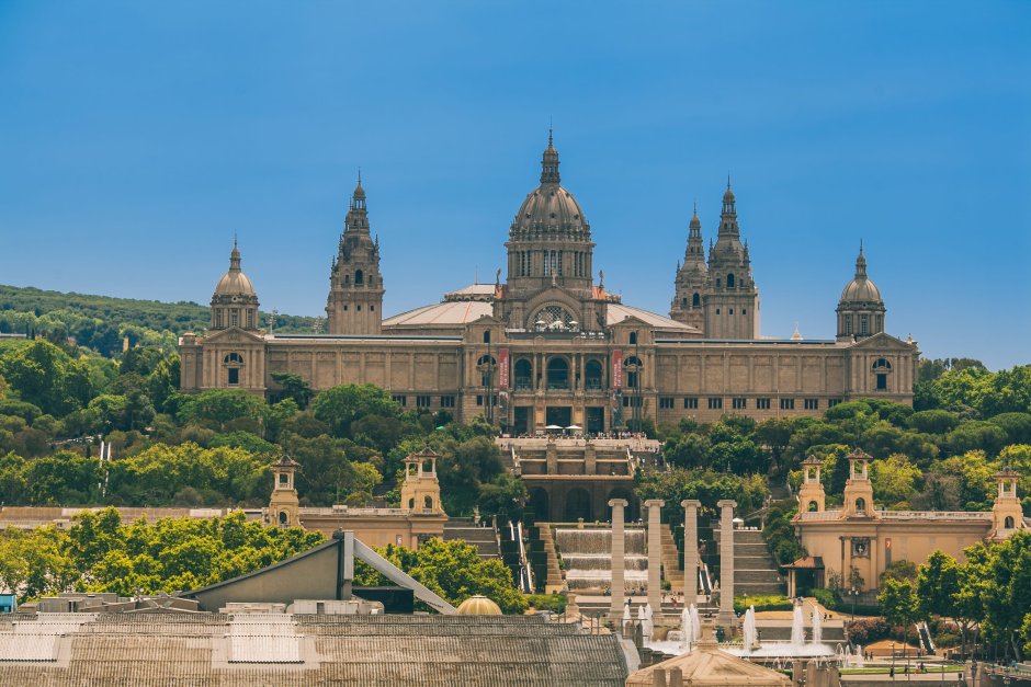 Национальный дворец Барселона фонтаны