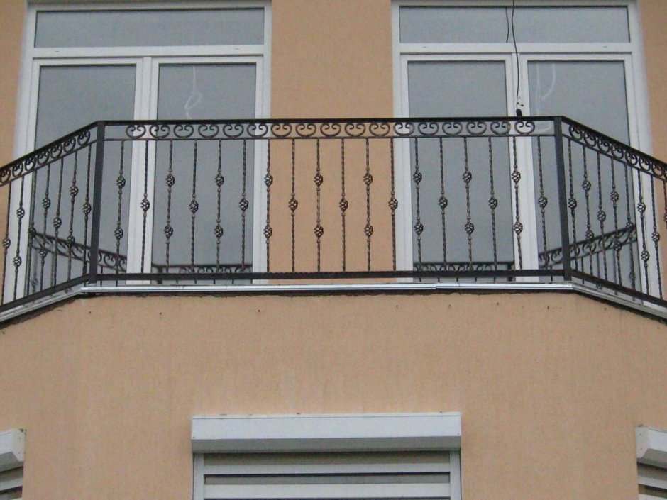 Ограждение балкона из холодной ковки