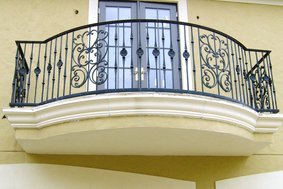 Простые кованые перила на балкон